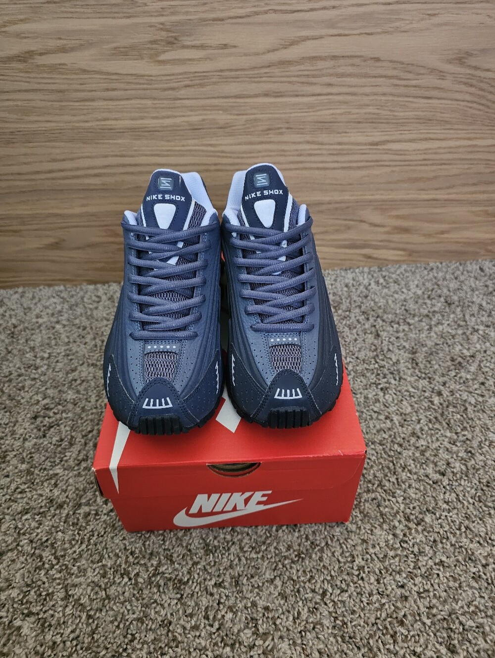 NIKE SHOX